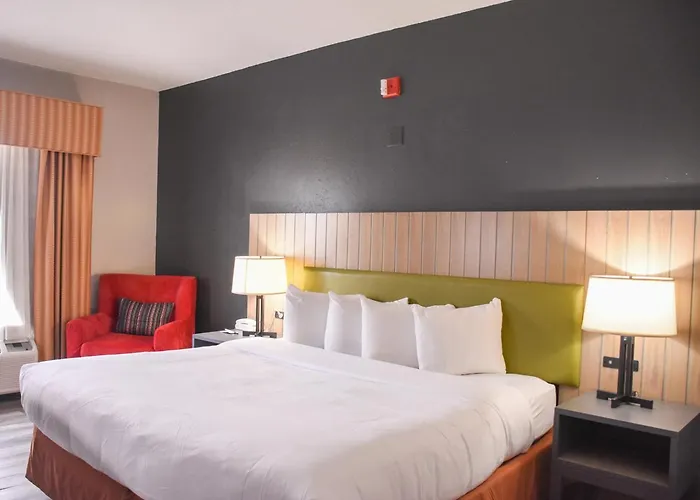 Country & By Radisson Bloomington-normal West, Il Hotel 3*