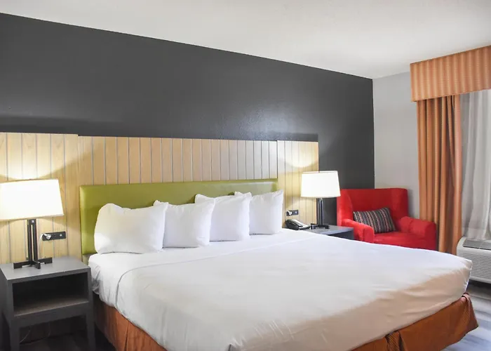Country & By Radisson Bloomington-normal West, Il