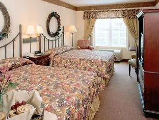 Country & By Radisson Bloomington-normal West, Il 3*