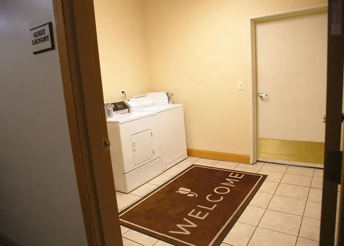 Hotel Country & By Radisson Bloomington-normal West, Il
