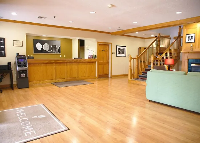 Country & By Radisson Bloomington-normal West, Il Hotel 3*